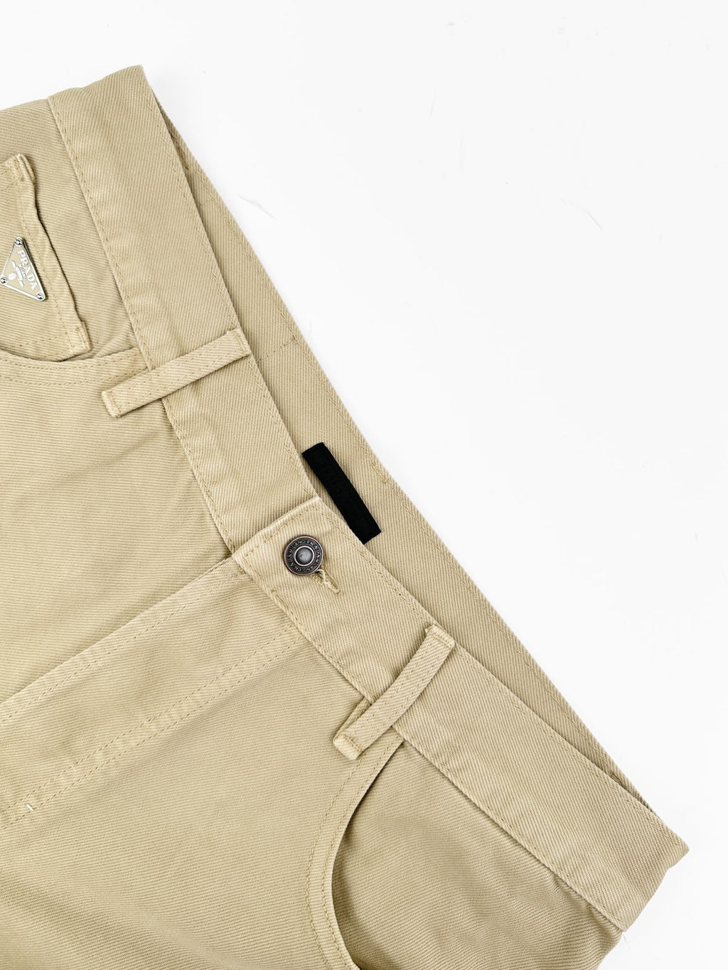 2026 New Model Triangle Brand Denim Pants (BB4015-B60)