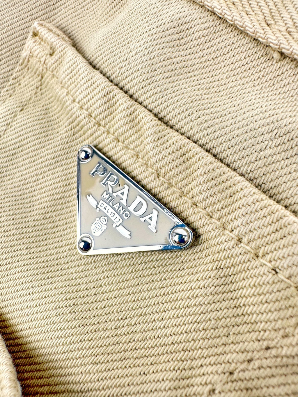 2026 New Model Triangle Brand Denim Pants (BB4015-B60)