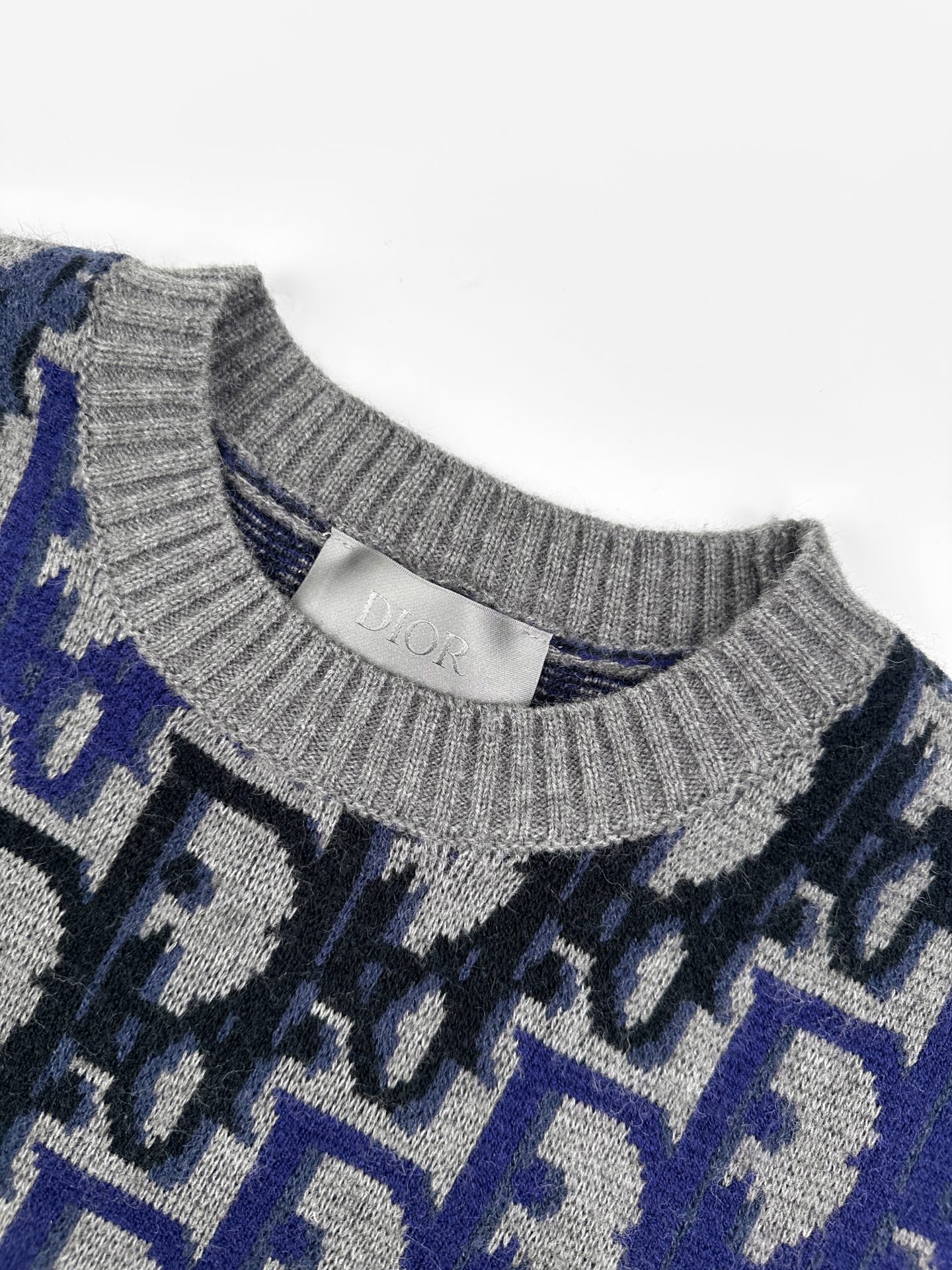 2026 New CD Gradient Full Printed Jacquard Sweater (AA636-B40)