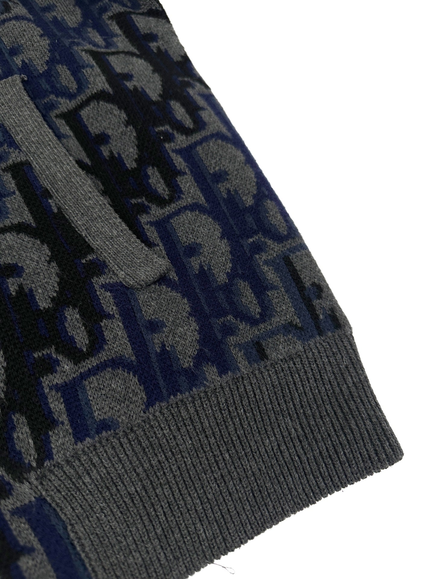 2026 New CD Gradient Full-print Sweater Coat (AA637-C10)
