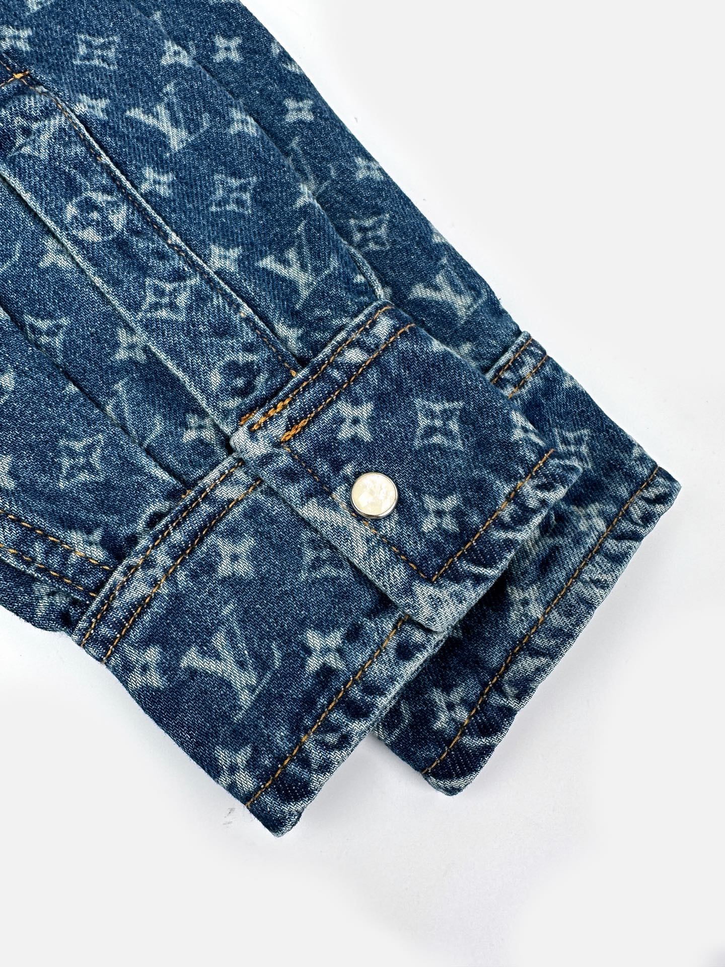 2026 Women's LY Label Full Print Denim Shirt (EE448)