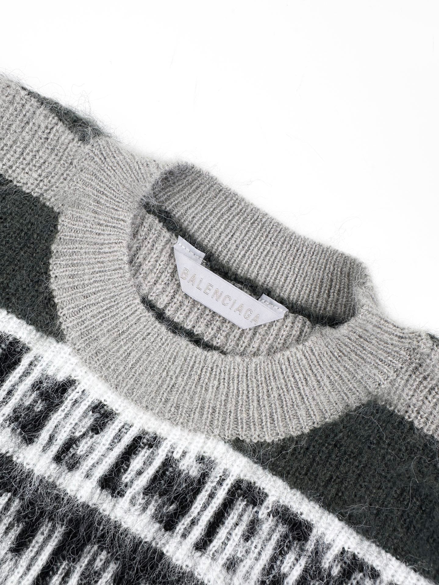 2026 new model Balen logo letter stripe sweater (AA1024-B40)