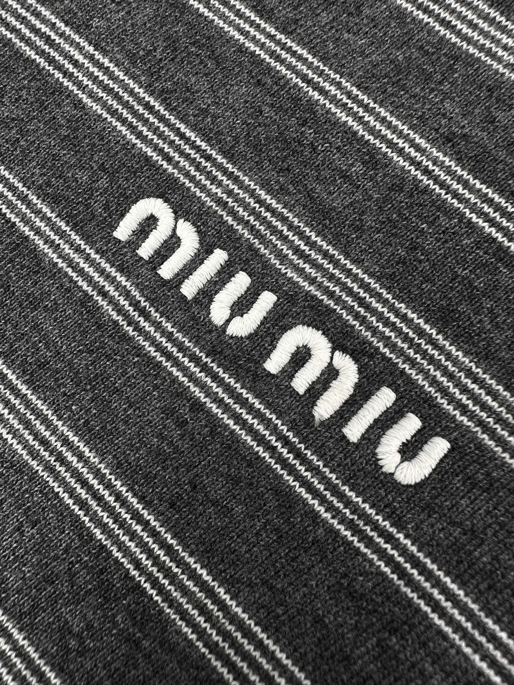 2026 Women's MM Logo Striped Zip-Up Coat (FF820)