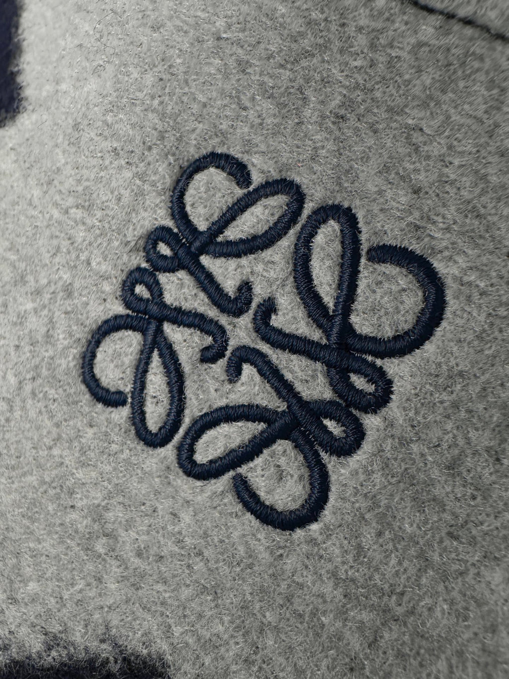 2026 New Style Way Embroidered Jacquard Sweater (AA697-B40)