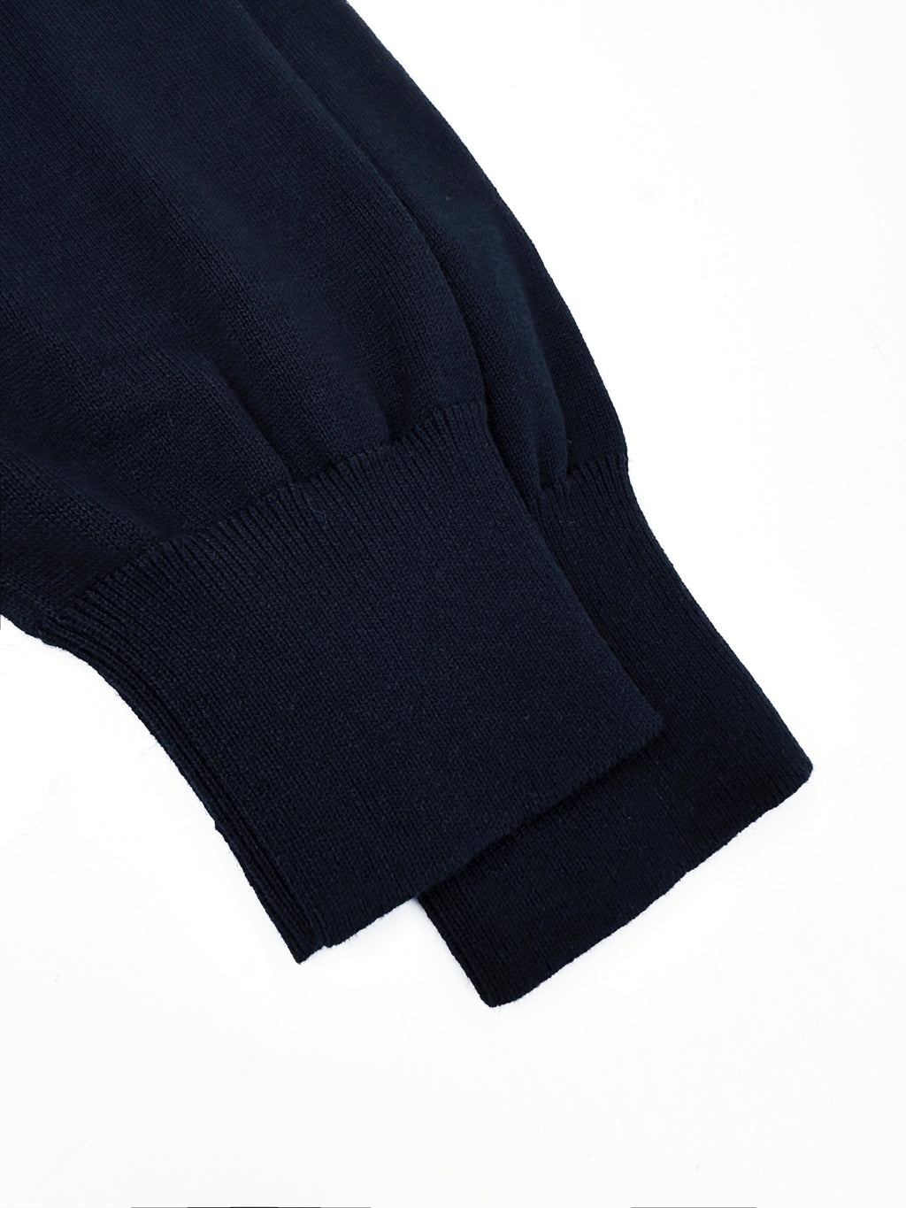 2026 New Model ZE Logo Polo Sweater (AA1031-B10)