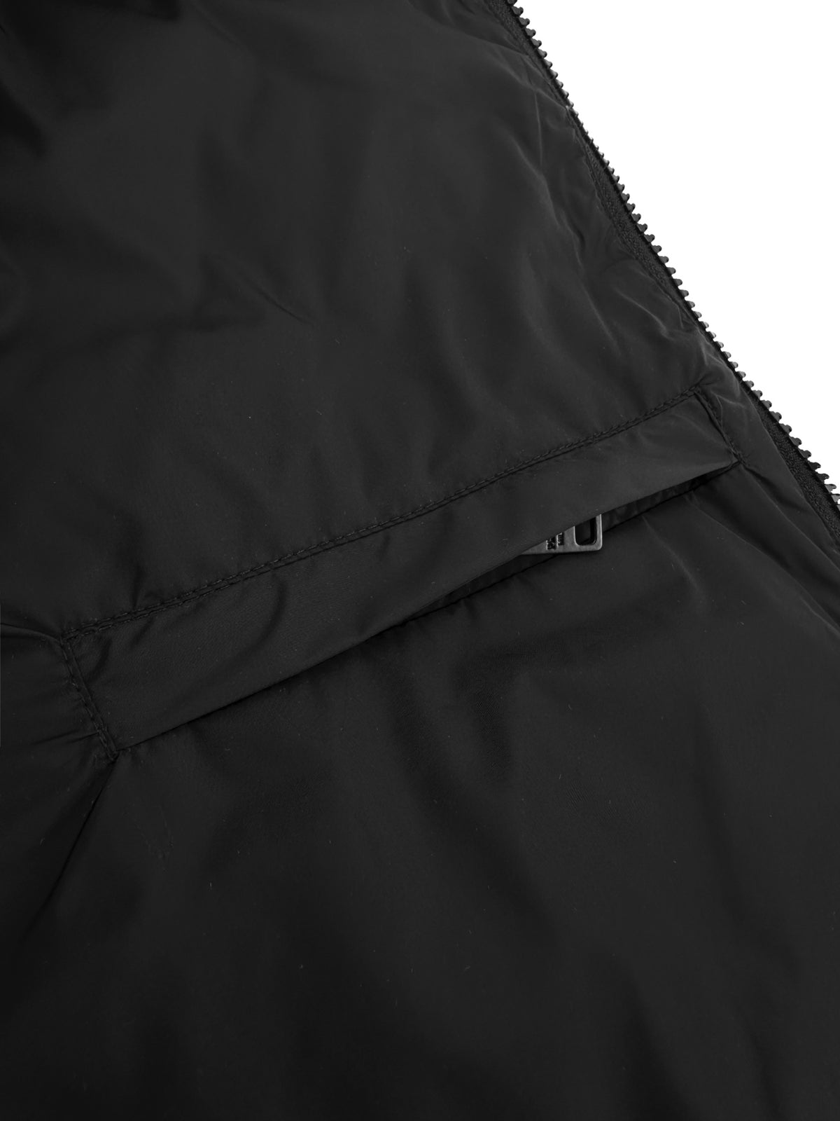 2026 New Model Triangle Brand Down Jacket (BB4029-D65)