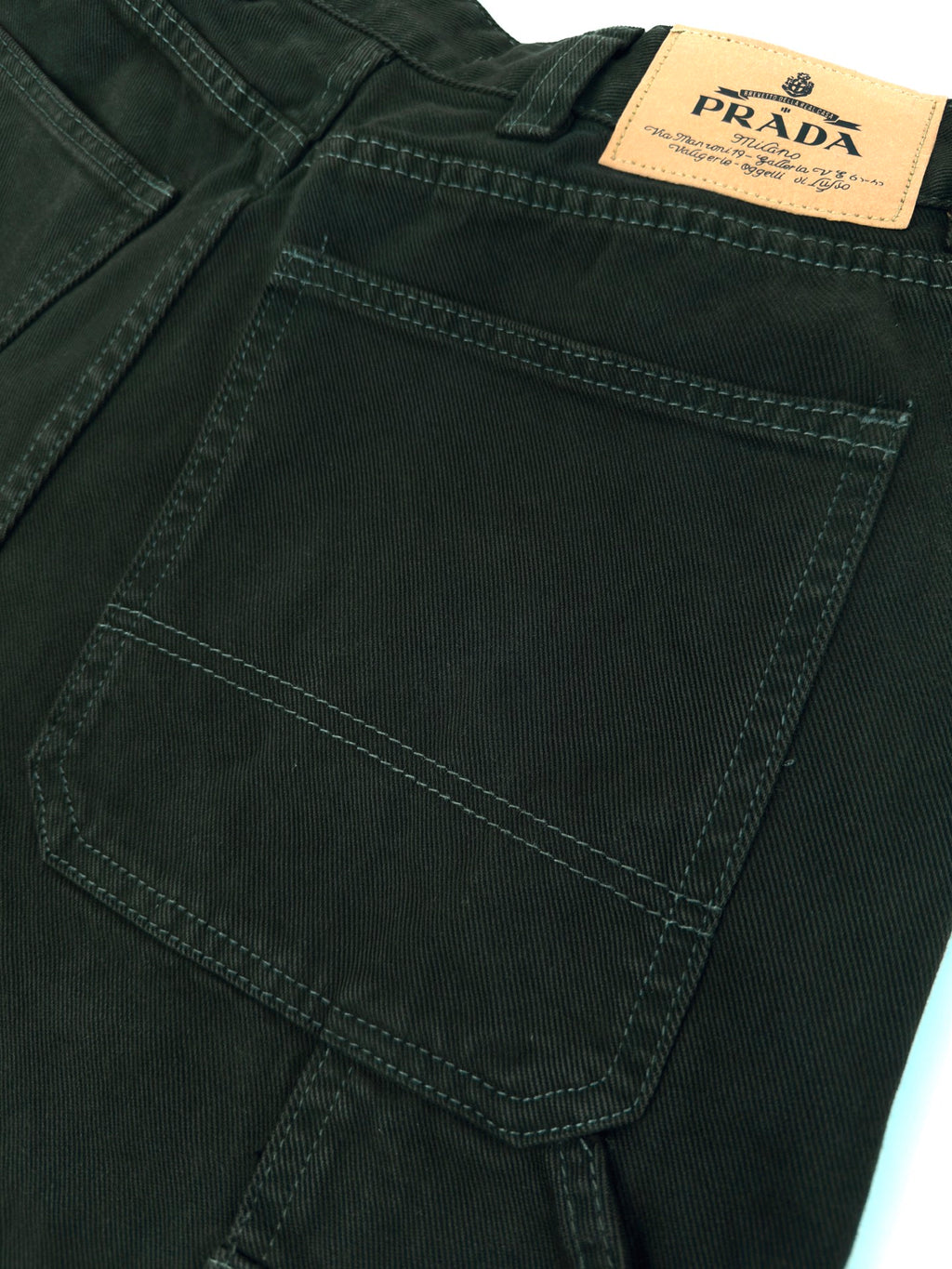 2026 New Model Triangle Brand Denim Jeans (CC7018-B75)