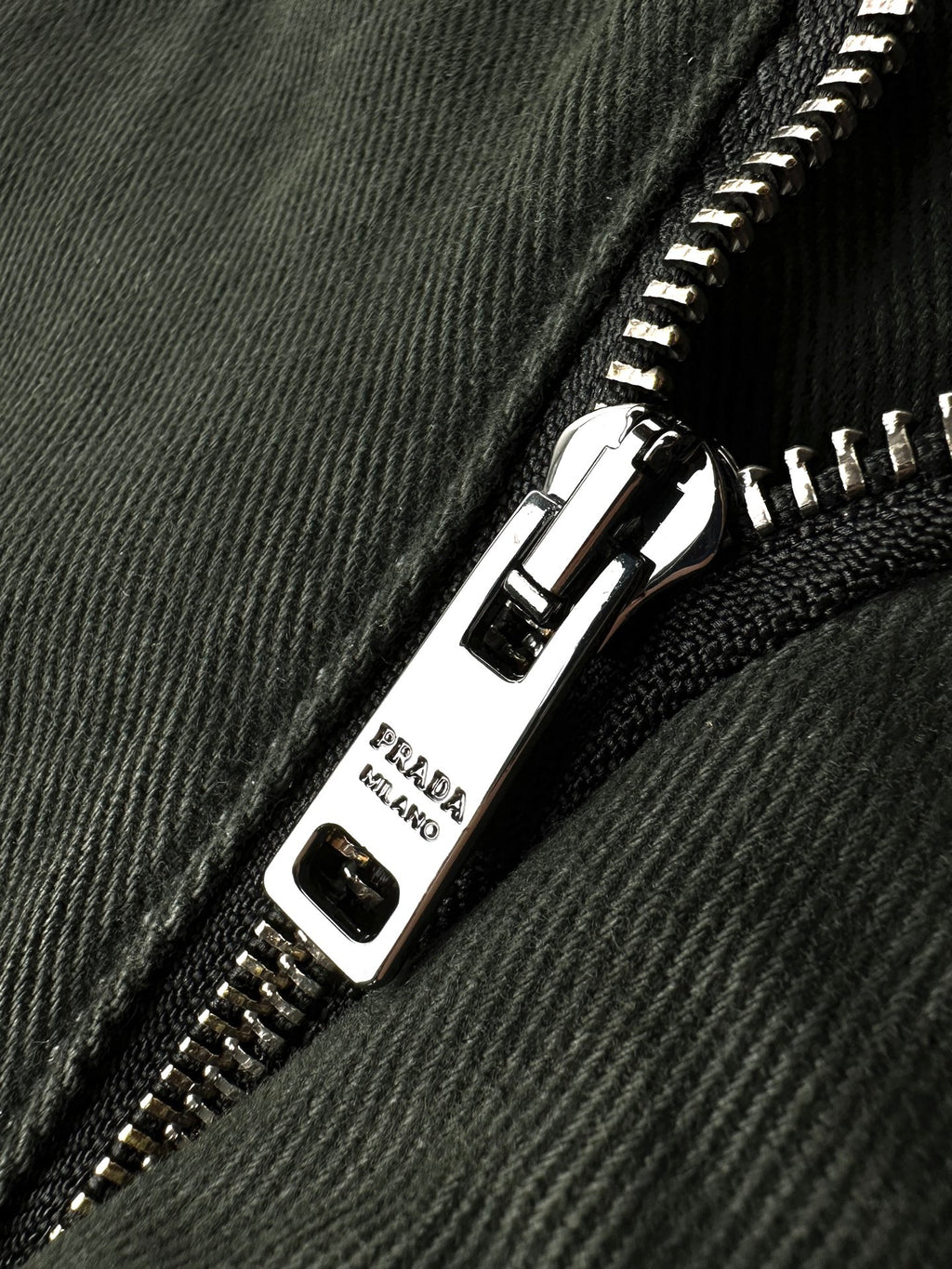 2026 New Model Triangle Brand Denim Jeans (CC7018-B75)