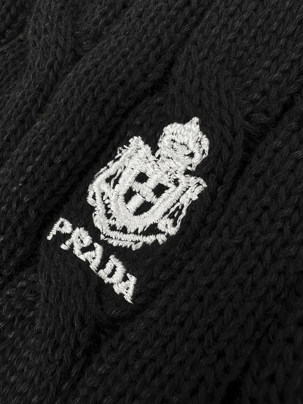 2026 New Model Triangle Brand Embroidered Twisted Knit Sweater (CC7032-B20)