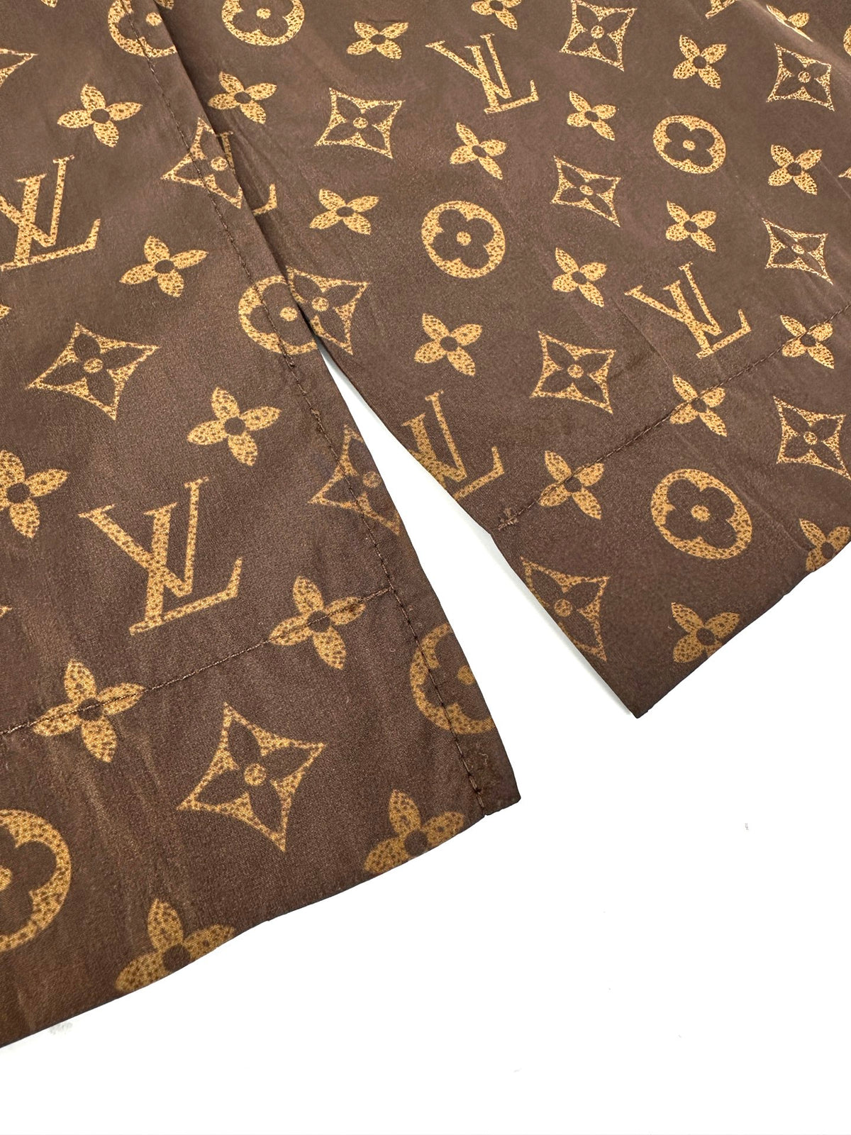 2026 New Model LY Fully Embroidered Logo Coat (AA1012-D10)