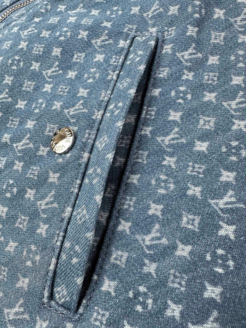 2026 Women's LY Labeled Full-Print Denim Jacket (EE450)