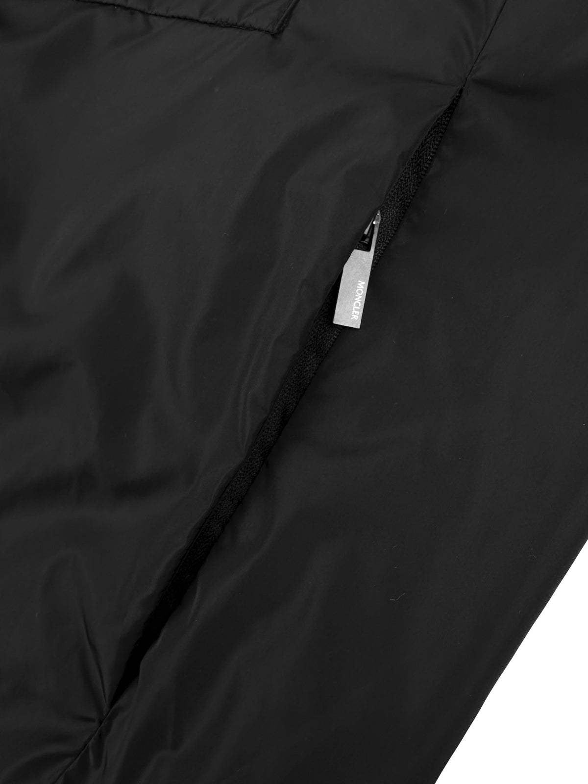2026 New Model Mon Embossed Pocket Hooded Coat (BB4046-B90)