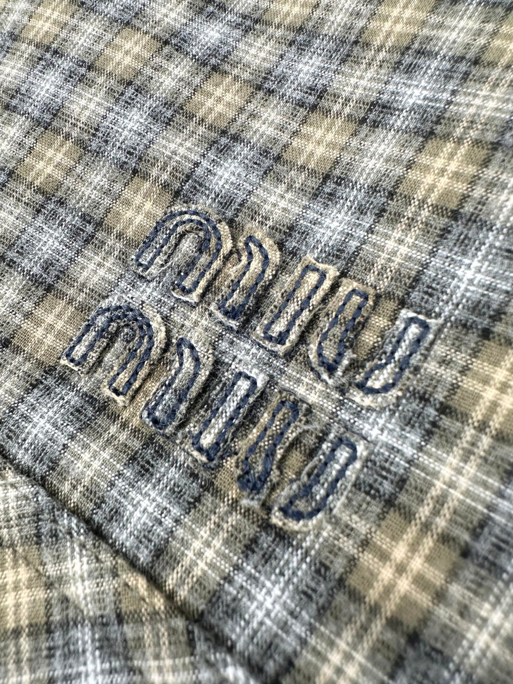 2026 New Model MM Logo Check Pencil Shirt (CC7035-B75)