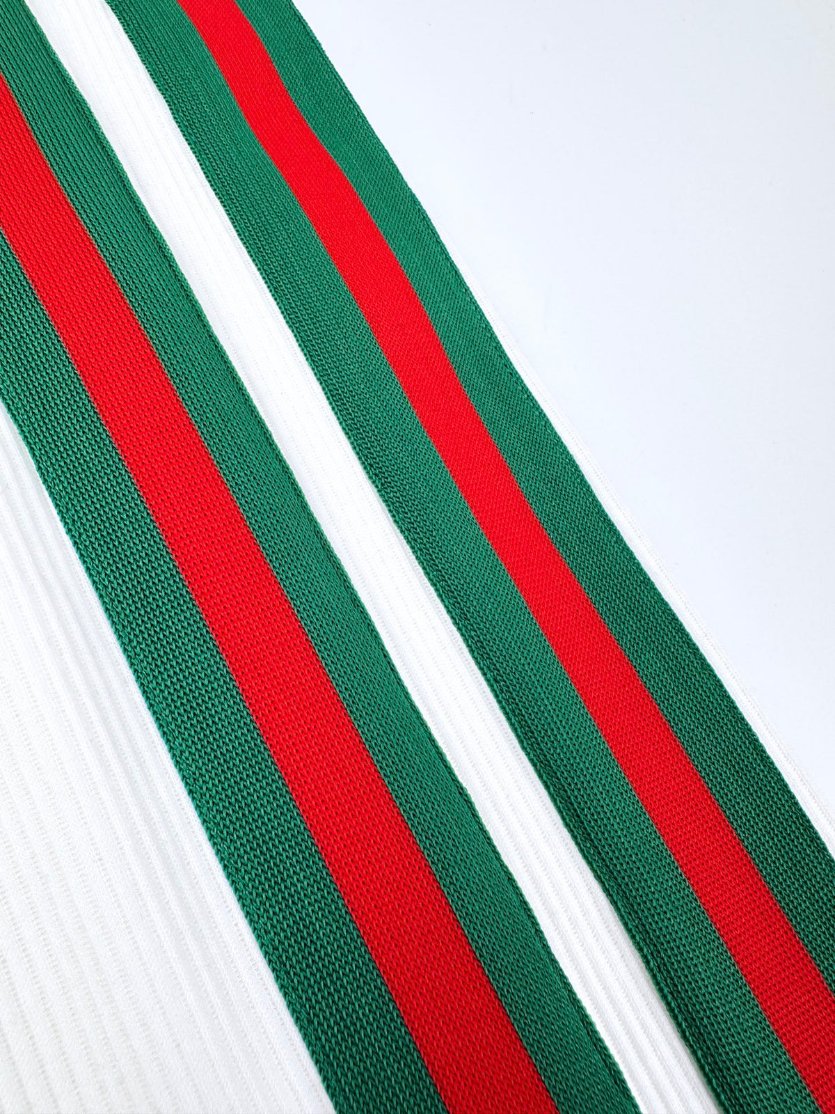 2026 Women's GU Embroidered Color-Contrasting Striped Pants (DD182)